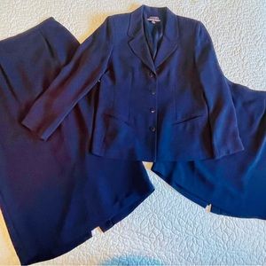 Vintage Casual Corner Women’s Three-Piece Suit in Navy